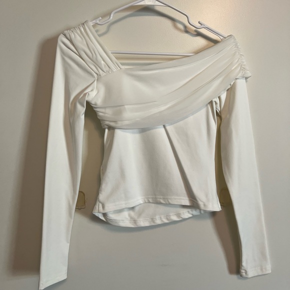 Princess Polly Off the Shoulder Top - Picture 3 of 4